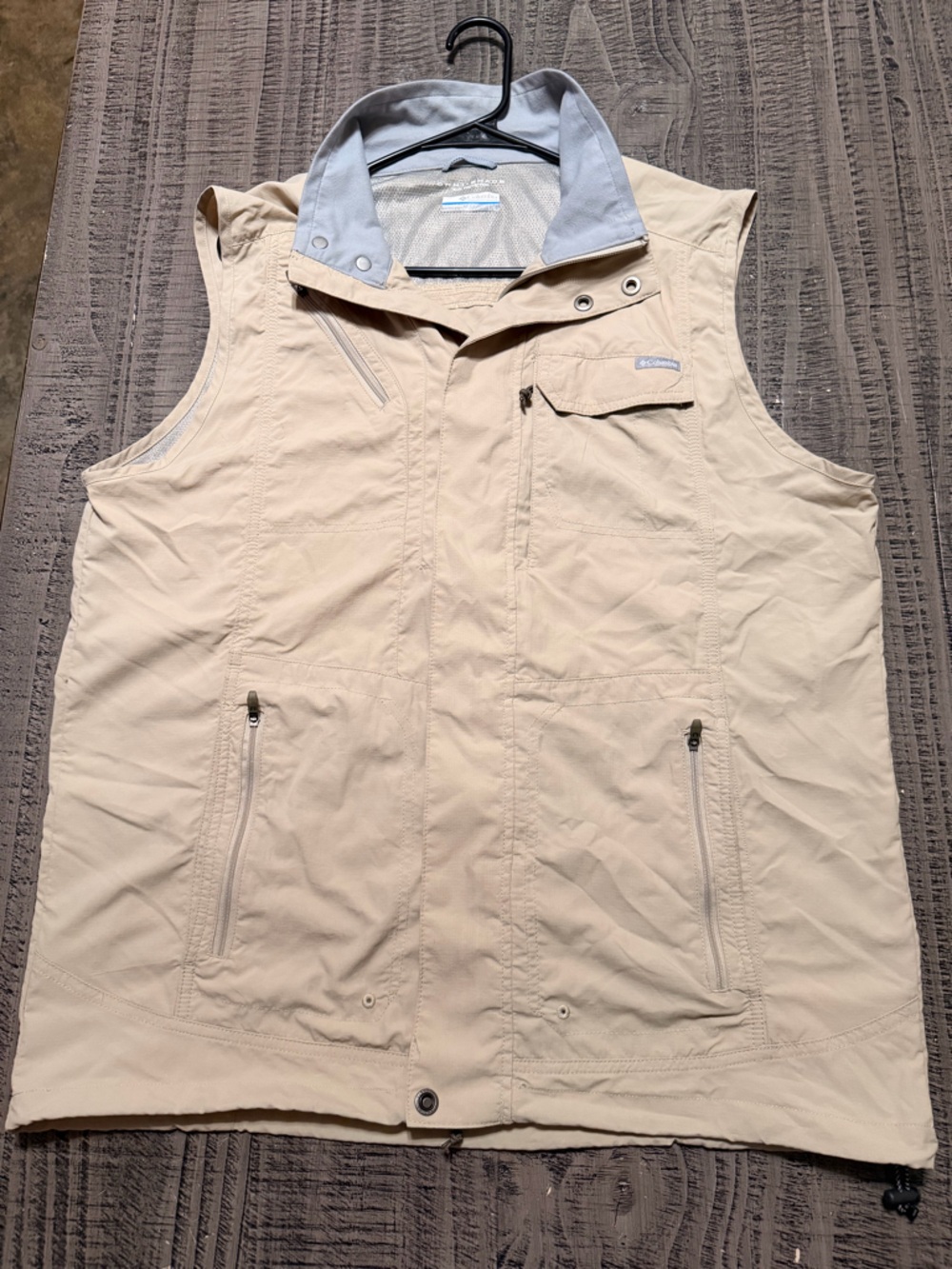 Columbia Omni-Shade Lightweight Beige Jacket vest